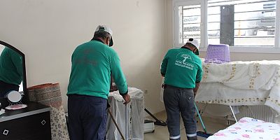 DEFNE BELEDİYESİNDEN ÜCRETSİZ TEMİZLİK HİZMETİ