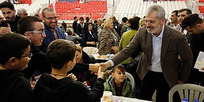 HBB BAŞKANI ÖNTÜRK, İFTARDA KIRIKHANLILARLA BULUŞTU